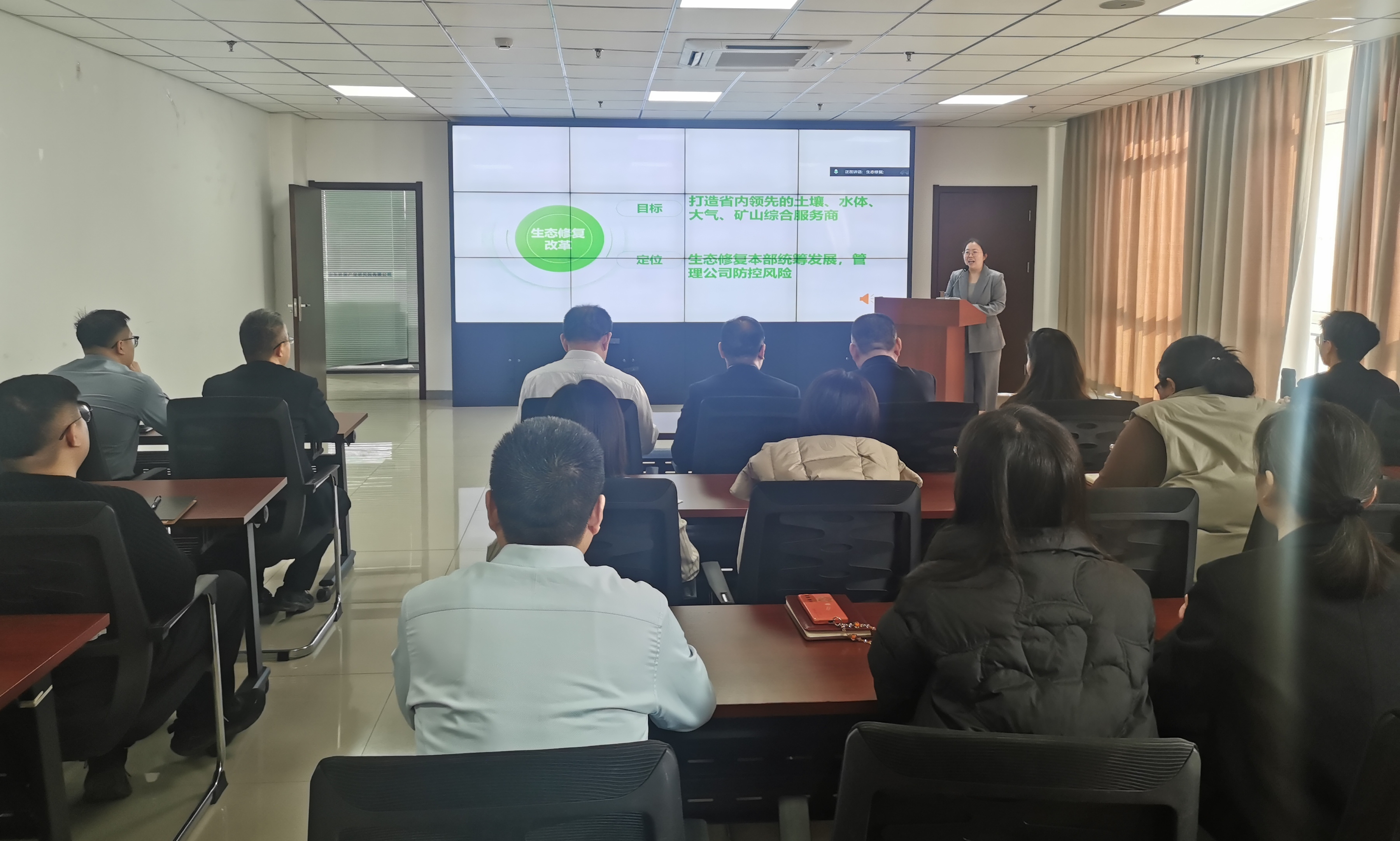 180611de3365a3d30ab93a44a8cd70d.jpg